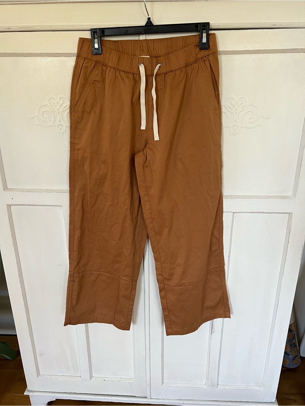 NWOT Pact Organic Cotton Women's Daily Crop Pants Size Small Color: Camel